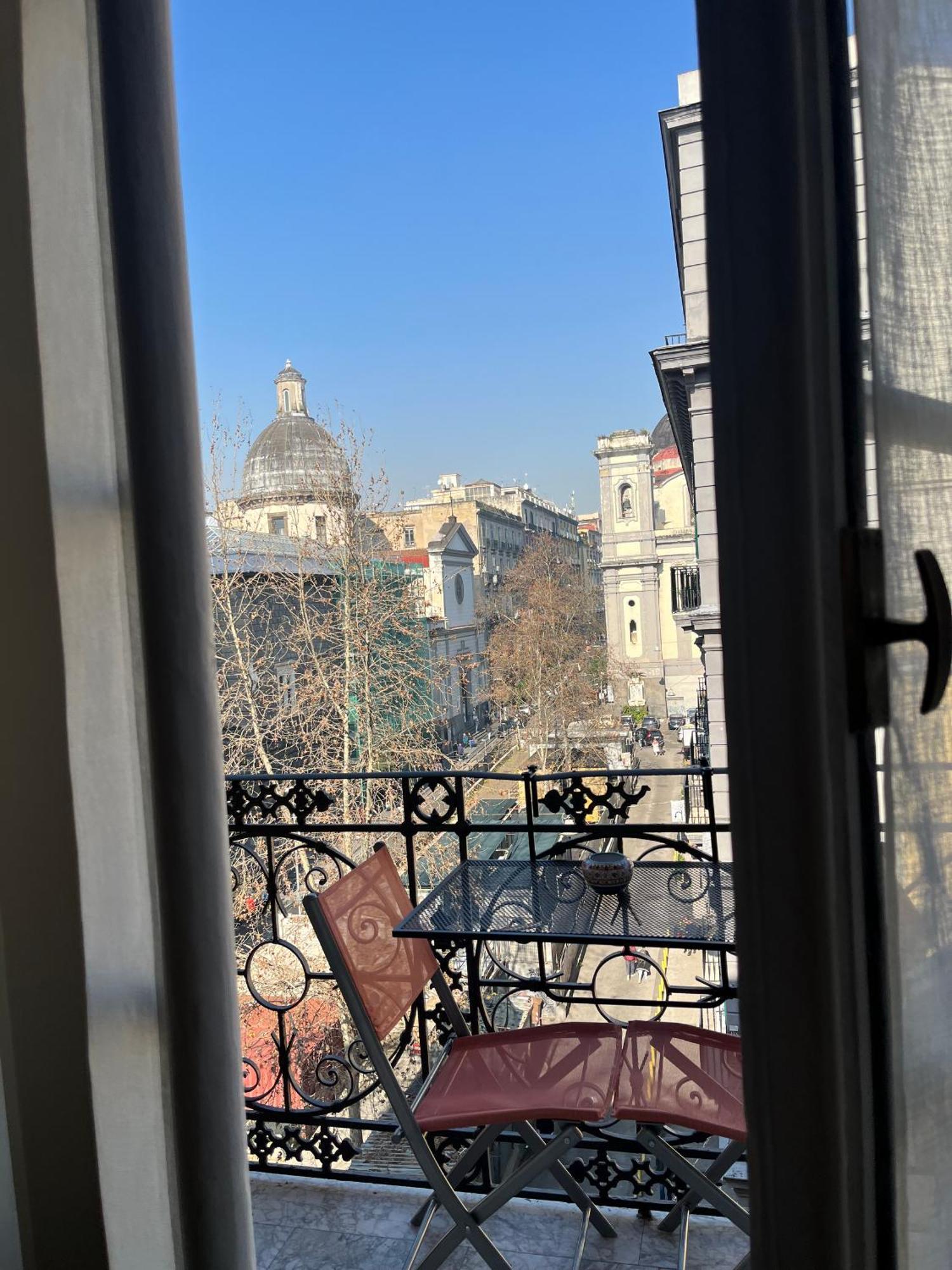Hotel Voglia 'E Turna Napoli Esterno foto