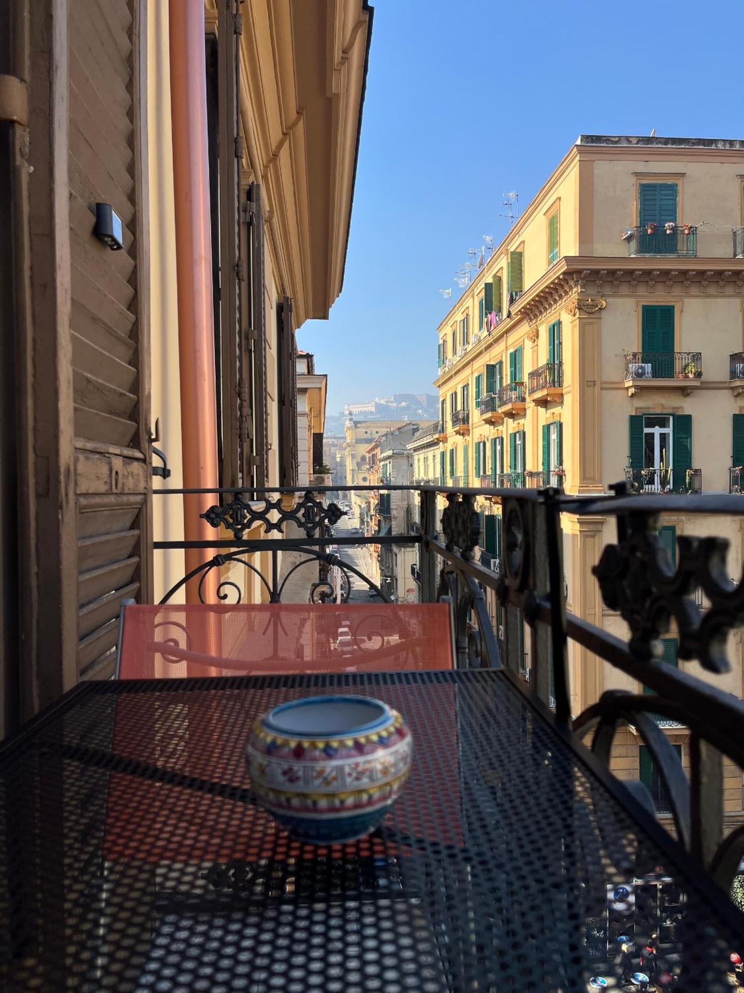 Hotel Voglia 'E Turna Napoli Esterno foto