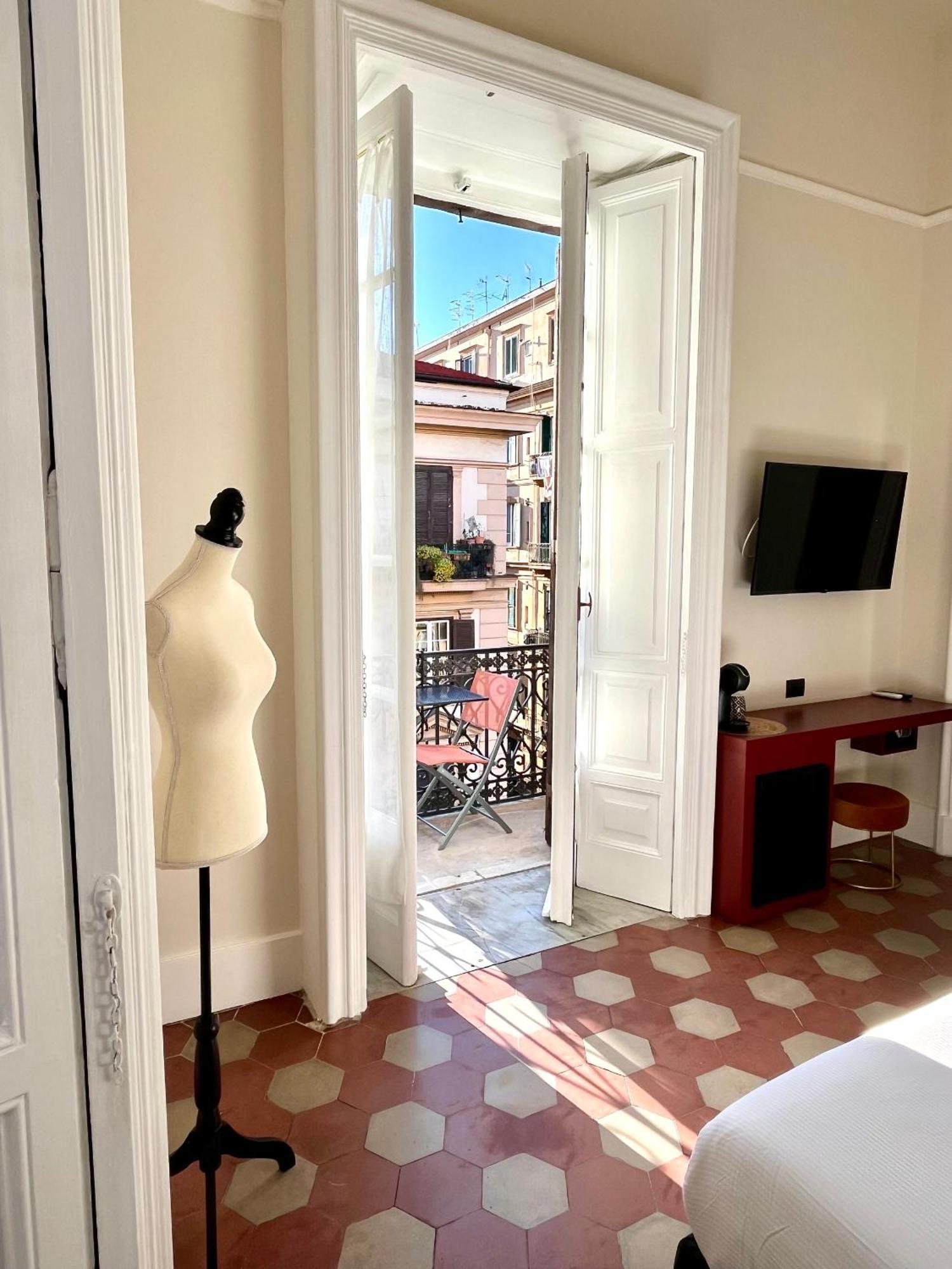Hotel Voglia 'E Turna Napoli Esterno foto