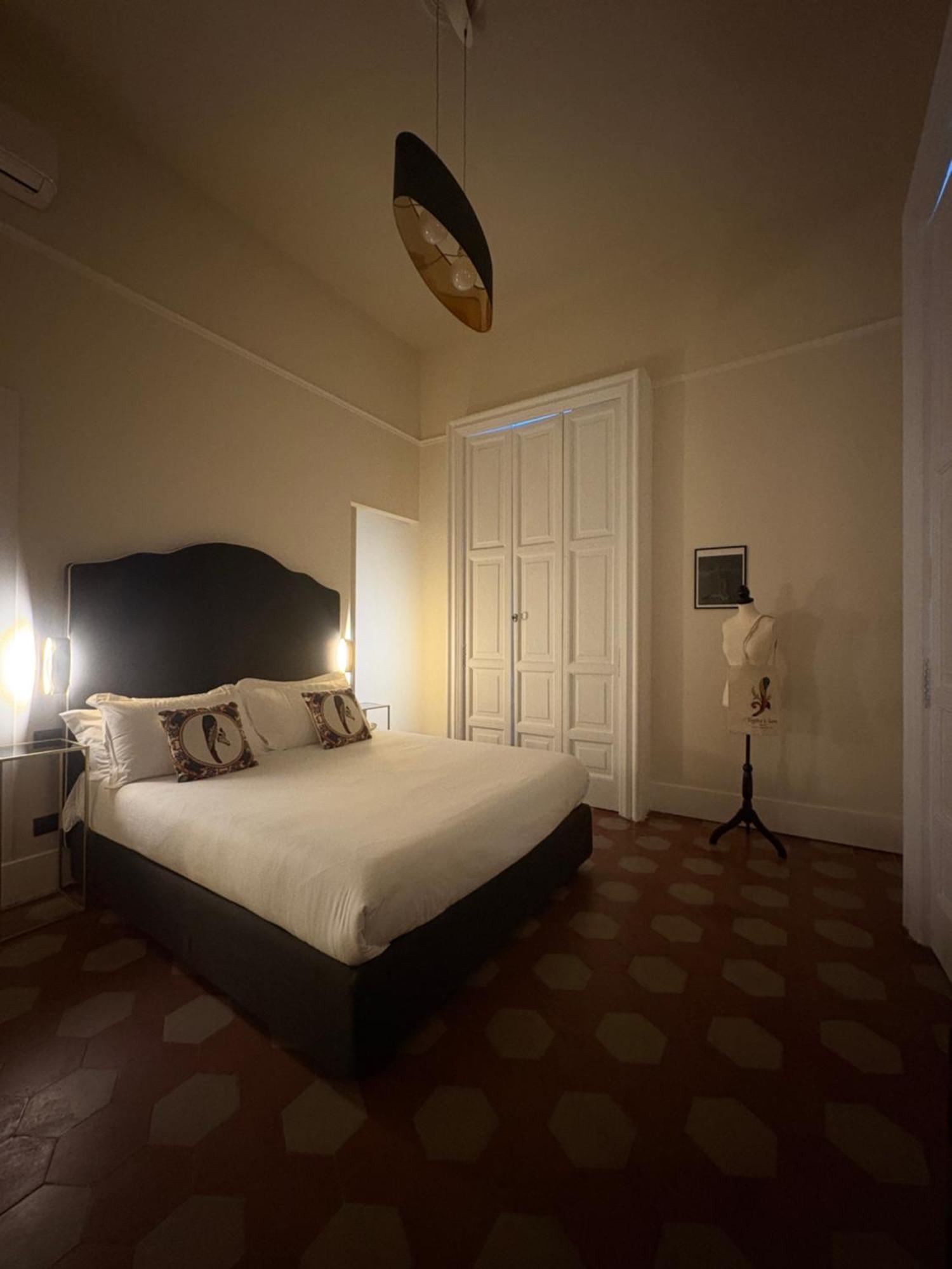 Hotel Voglia 'E Turna Napoli Esterno foto