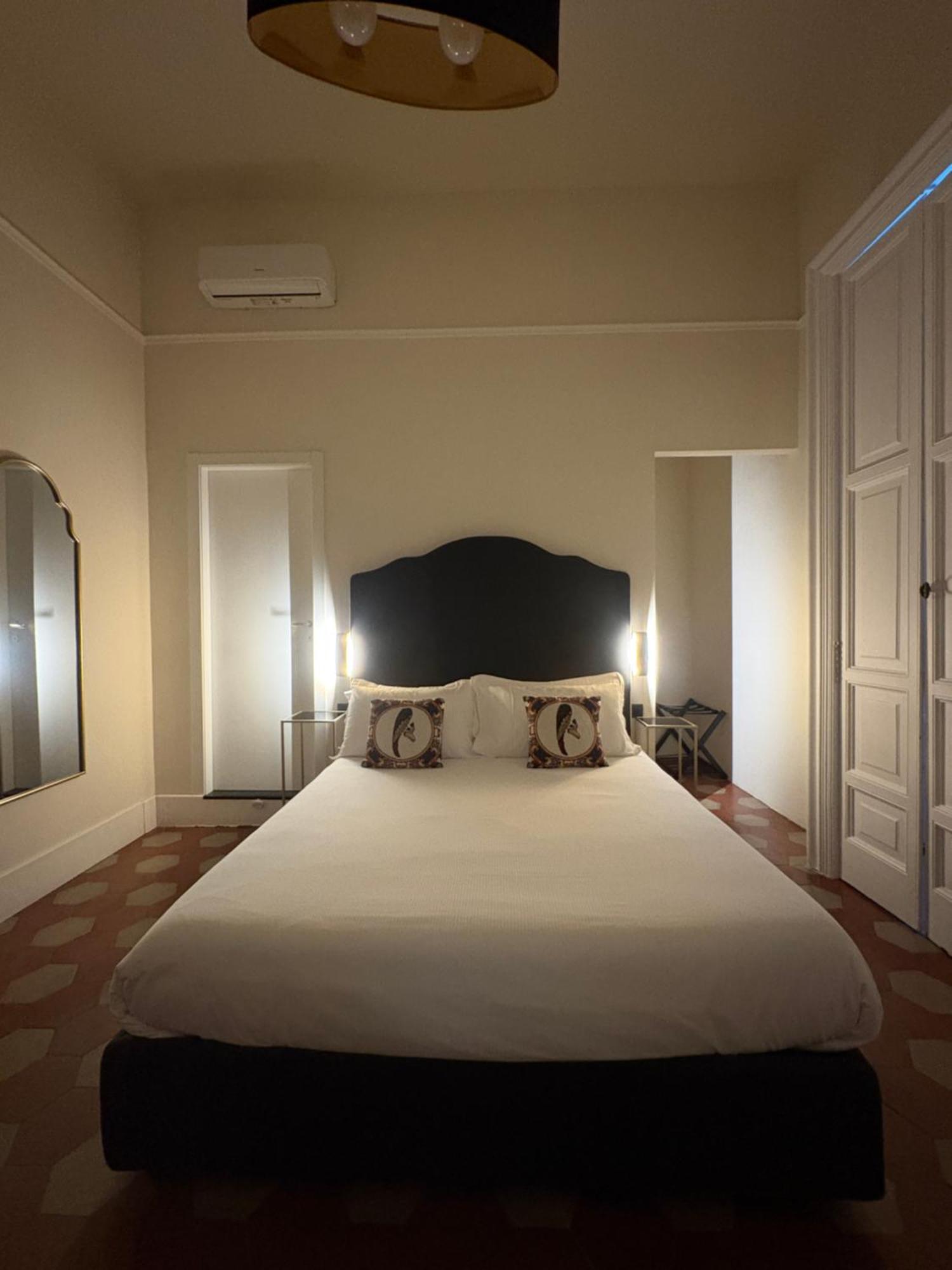 Hotel Voglia 'E Turna Napoli Esterno foto