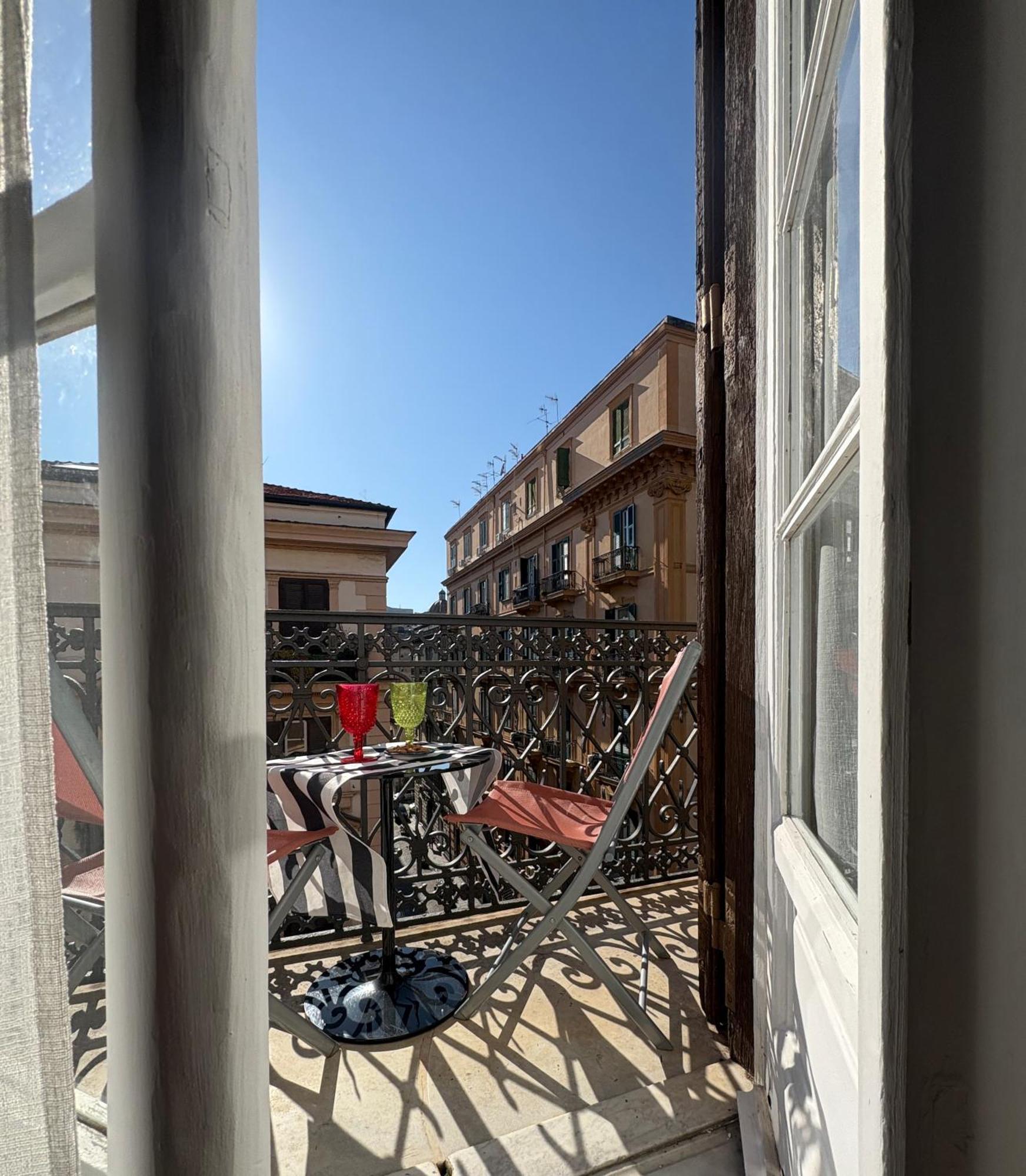 Hotel Voglia 'E Turna Napoli Esterno foto