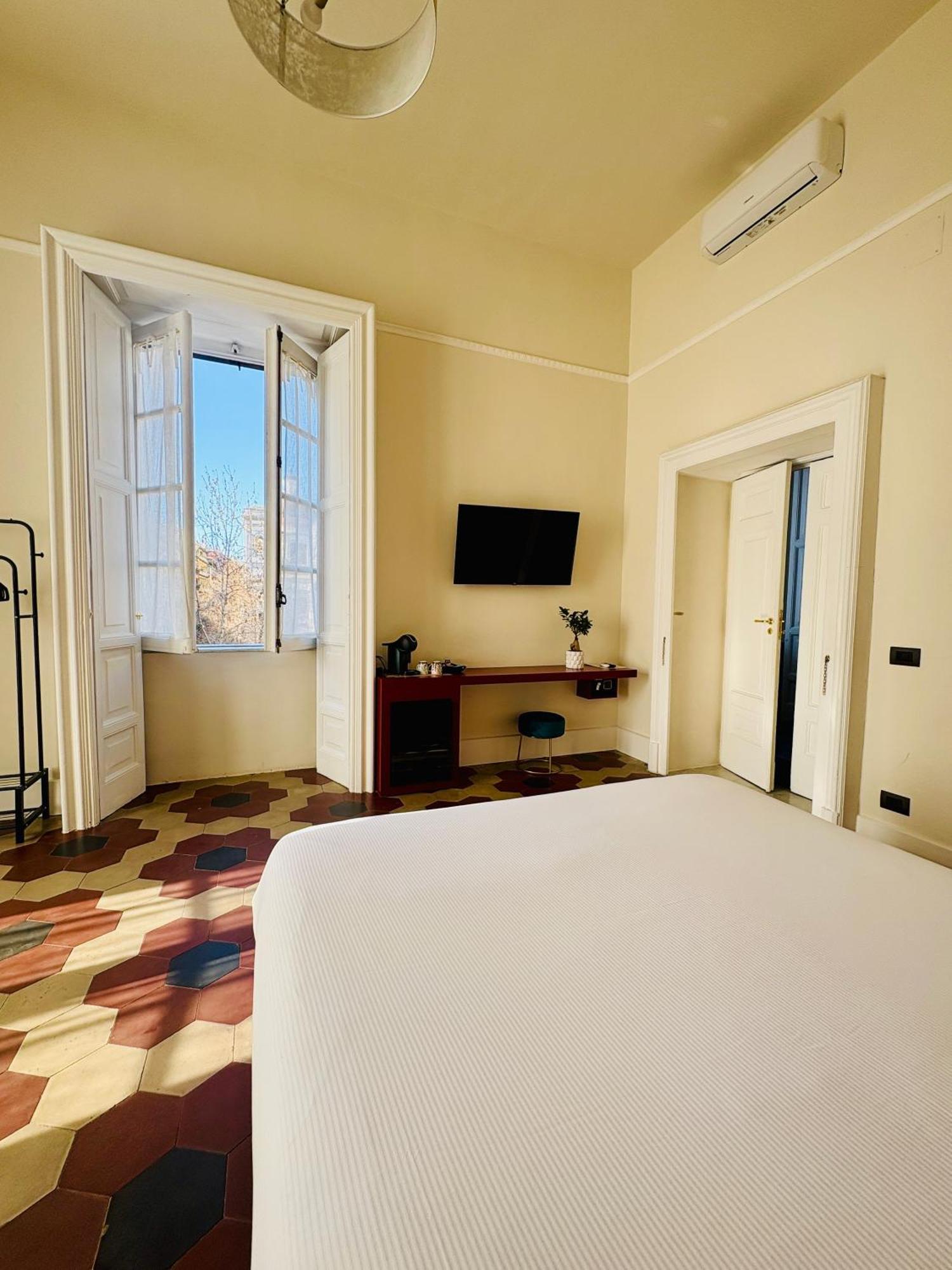 Hotel Voglia 'E Turna Napoli Esterno foto